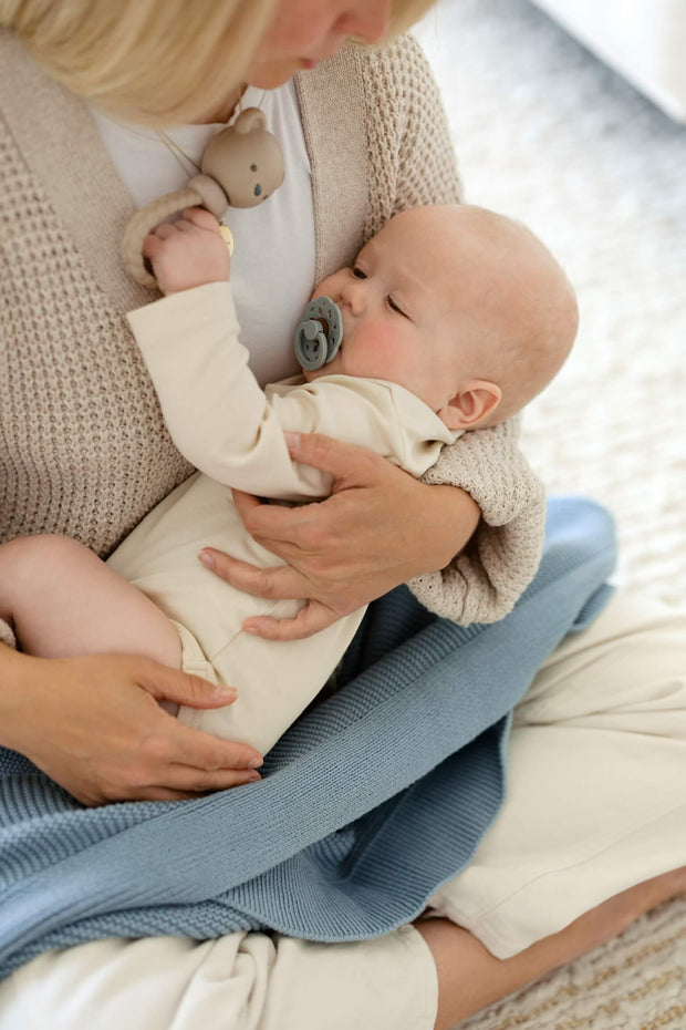 <h3><strong>Babies already feel it</strong></h3>